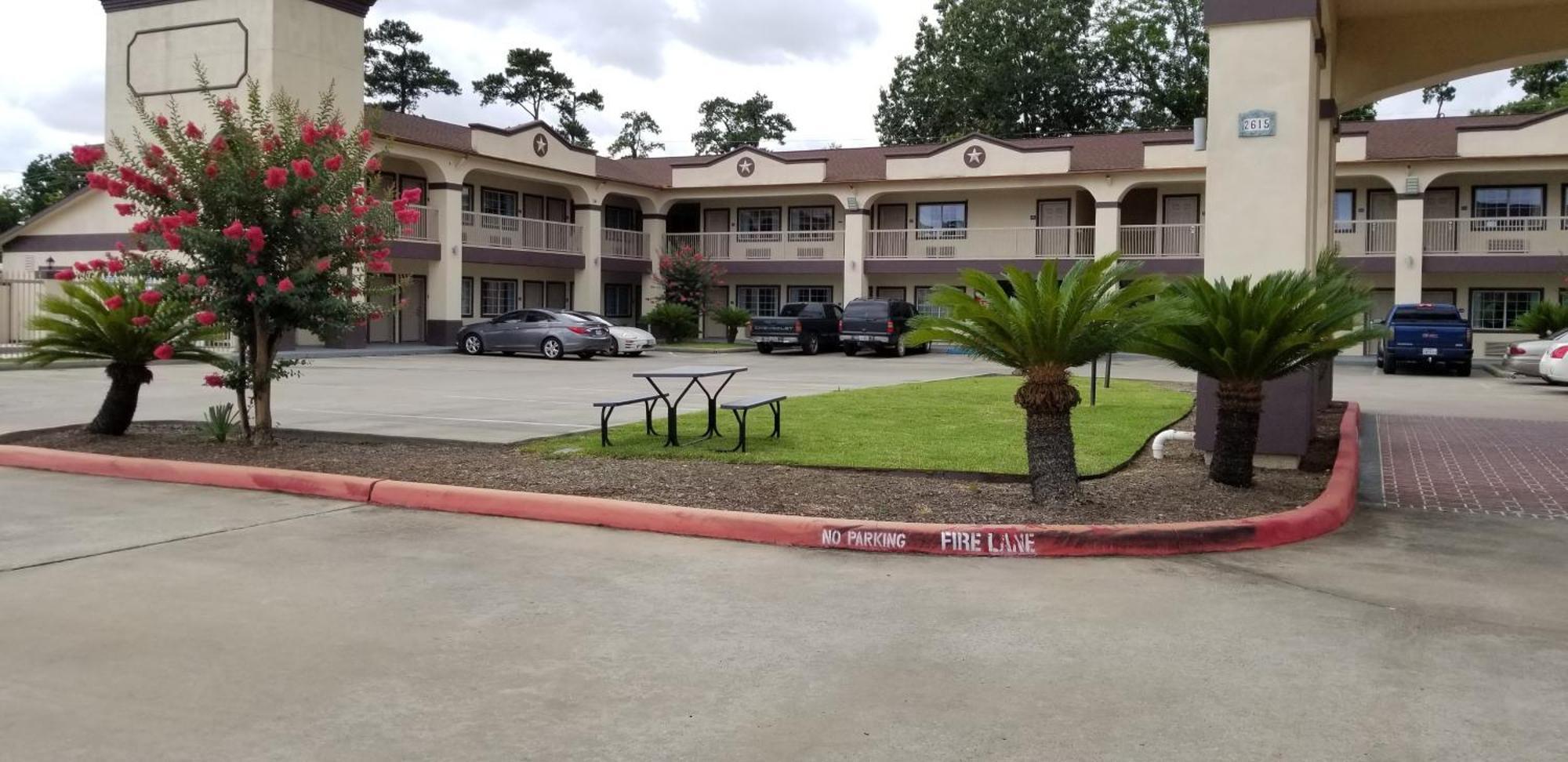 Homebridge Inn And Suites Beaumont Exterior photo