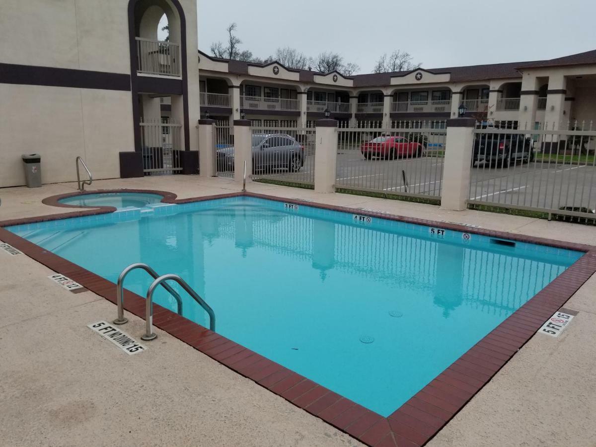 Homebridge Inn And Suites Beaumont Exterior photo